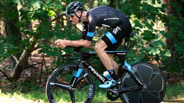 christopher-froome-cycling-tour-de-france-960.jpg